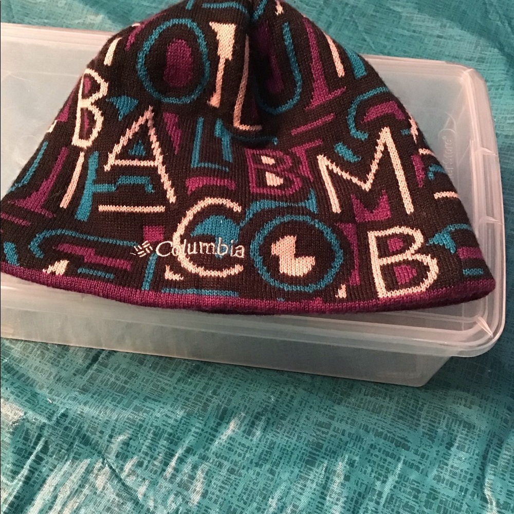 NWOT Columbia Beanie Kids Reversible Hat